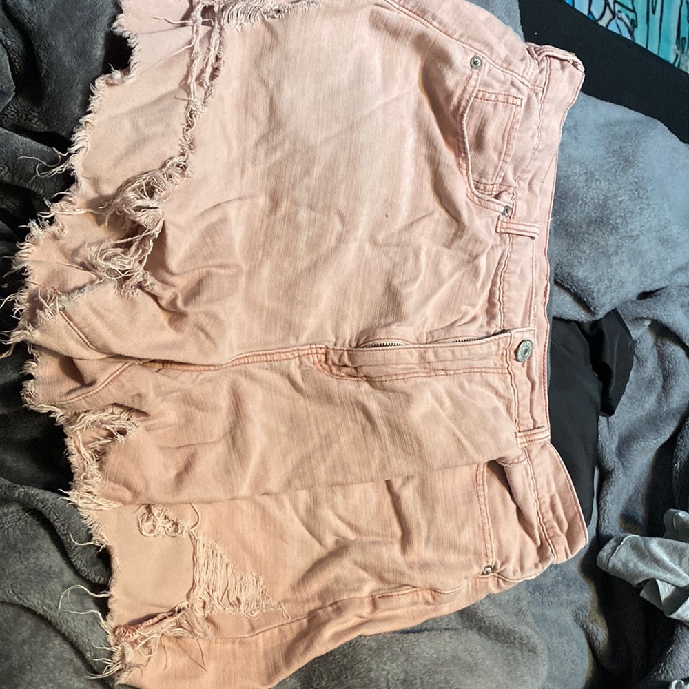 This is a size 18 American eagle shorts.